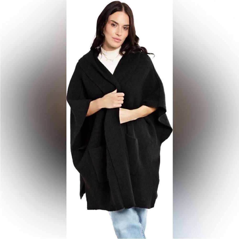 Nordstrom NWT One Size Hooded Topper in Black
